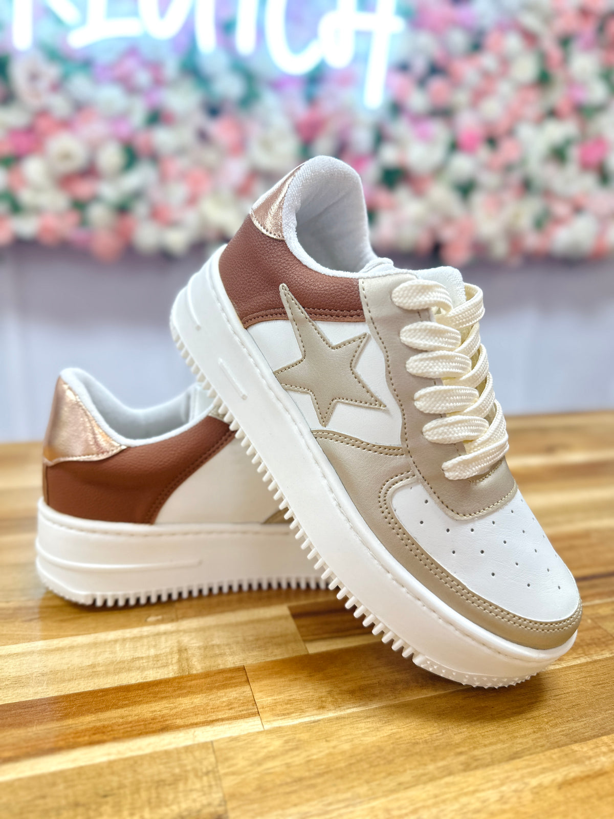 Vivienne Sneakers